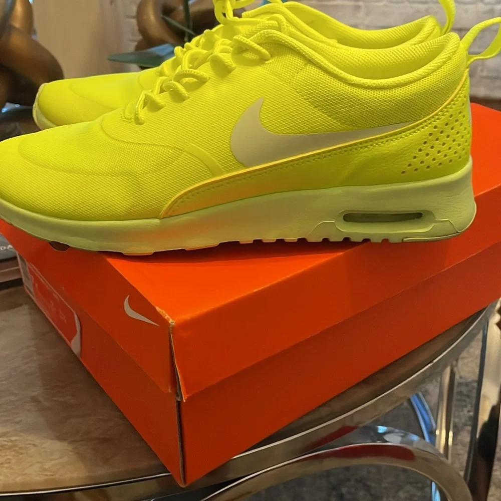 Nike Theo’s - Picture 4 of 4